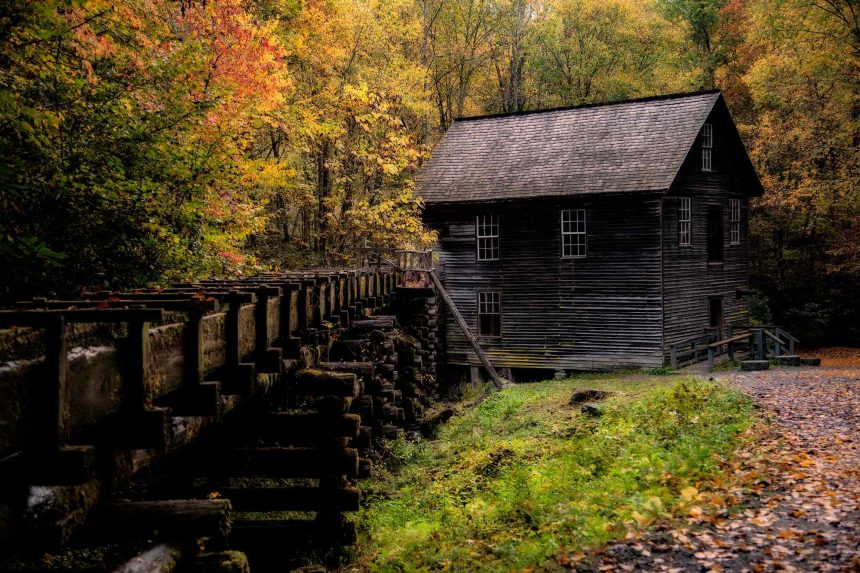This Charming North Carolina Town Is a Gateway to Great Smoky Mountains National Park—Perfect for a Fall Escape