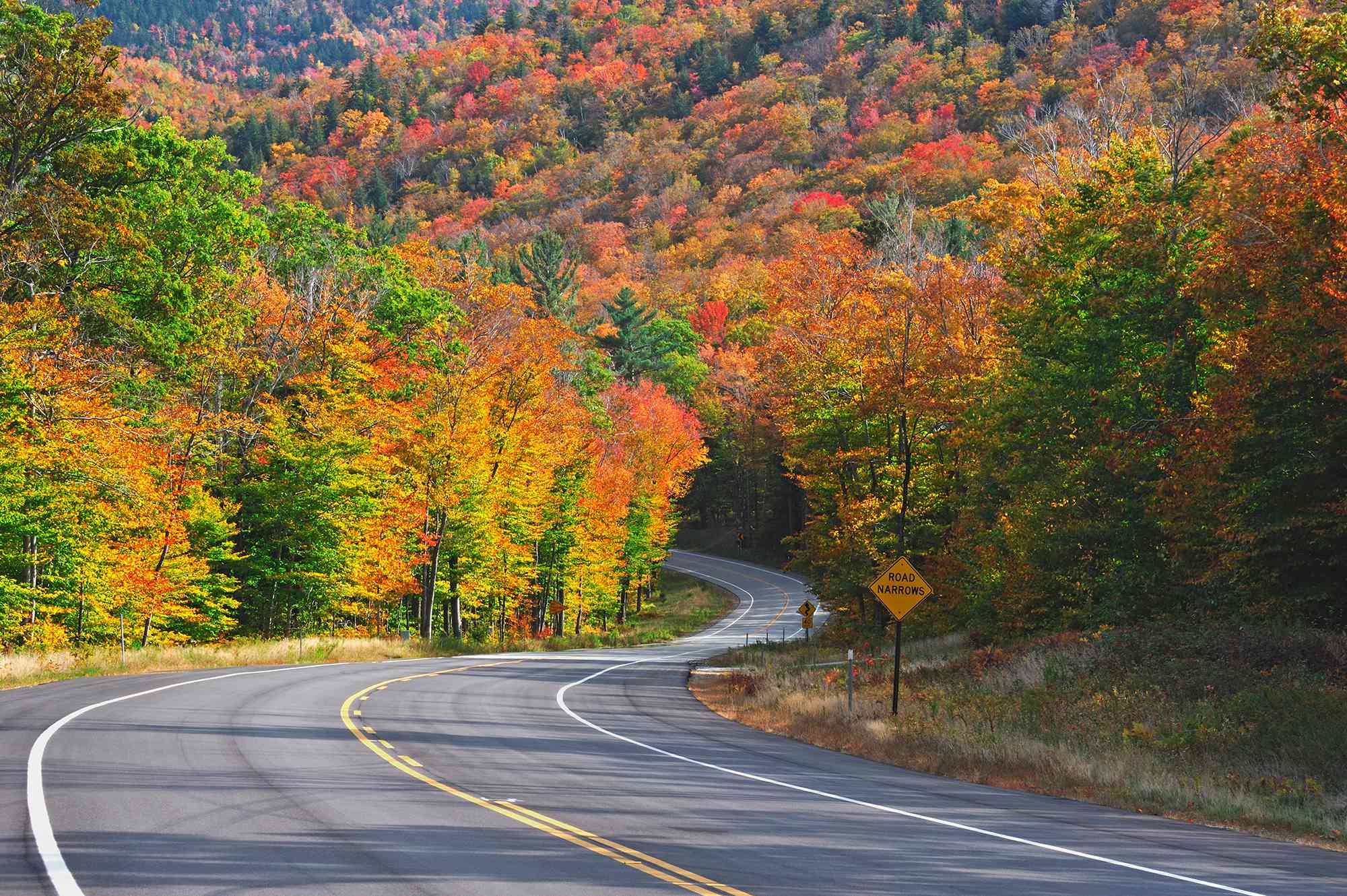 This 34.5-mile Scenic Highway Cuts Through a New Hampshire Forest for Iconic Fall Foliage Views