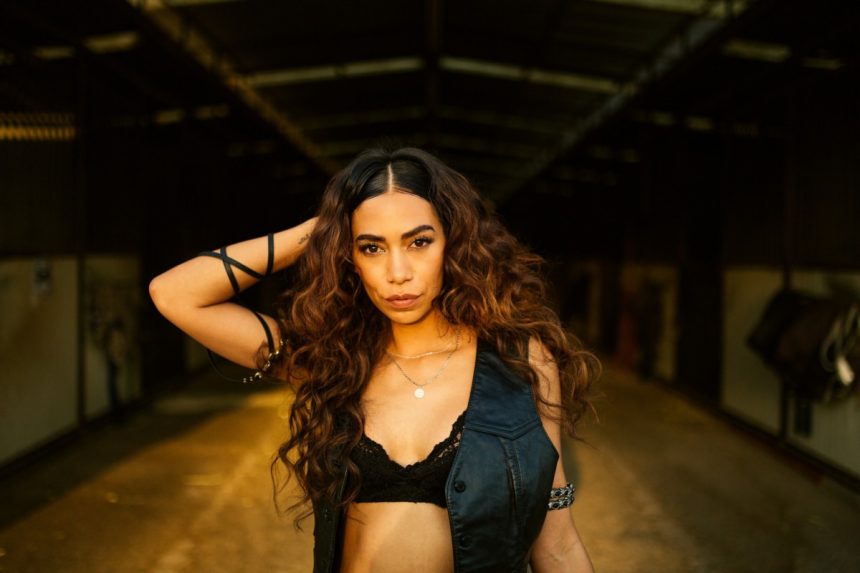Summer isn’t over yet for Amy Correa Bell’s ‘Like Water’