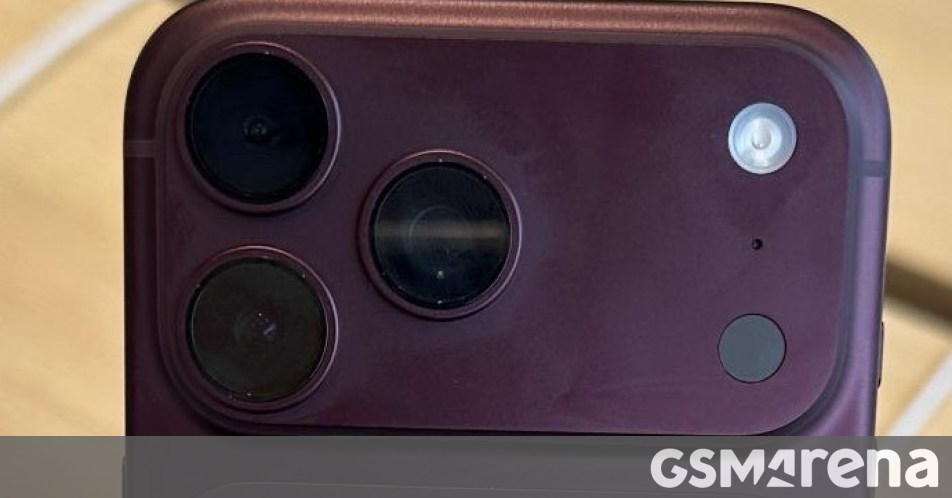 iPhone 18 Pro Burgundy paint fading issues reported by some early adopters