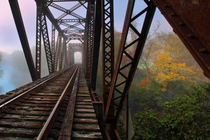 This Scenic Train Ride Is a Charming Way to See Fall Foliage in the U.S. South—With Open-air Cars and Small Town Stops