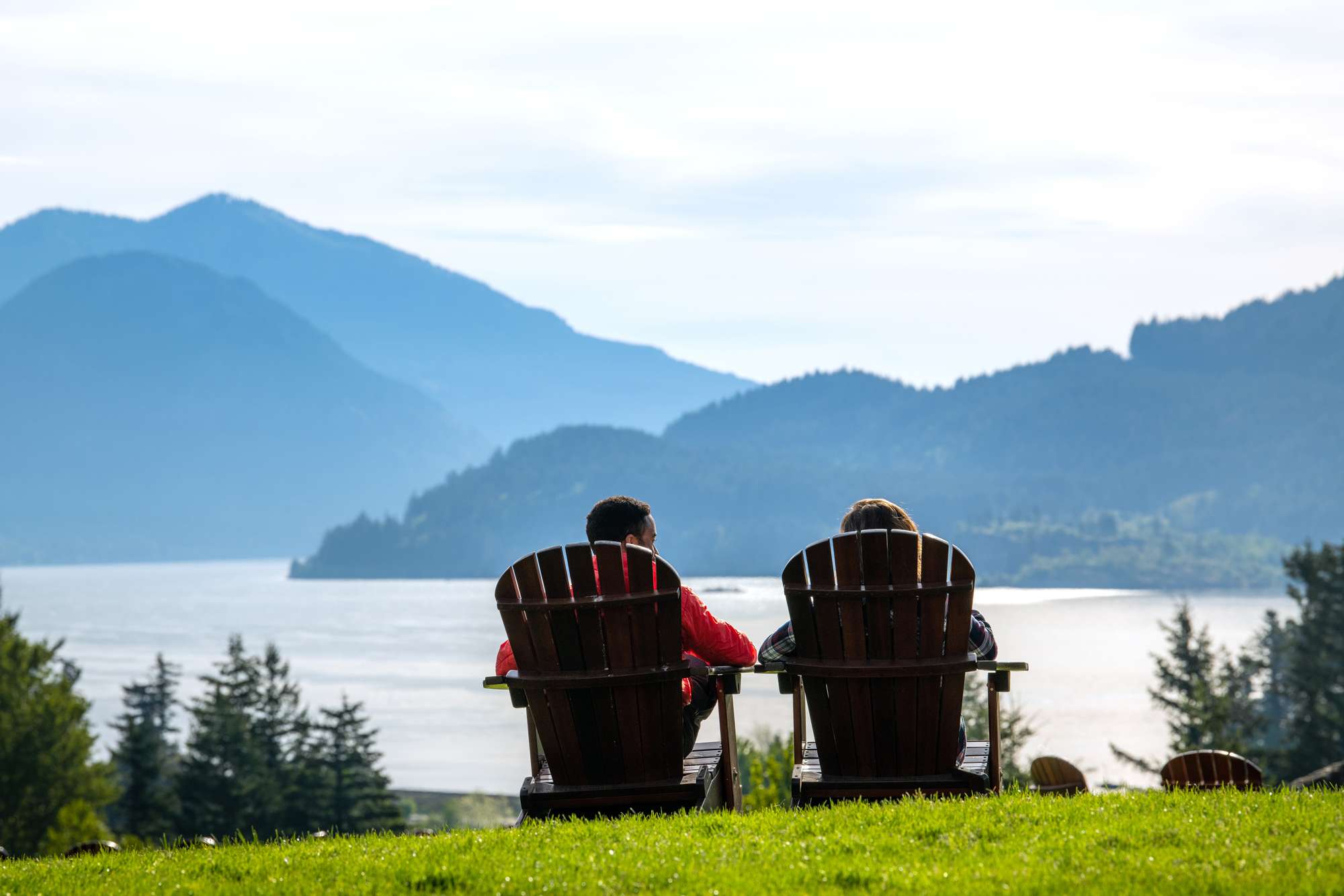 This Small Washington Town Has Luxury Tree Houses, Hot Springs, and a Scenic Hike Up an 848-Foot Rock