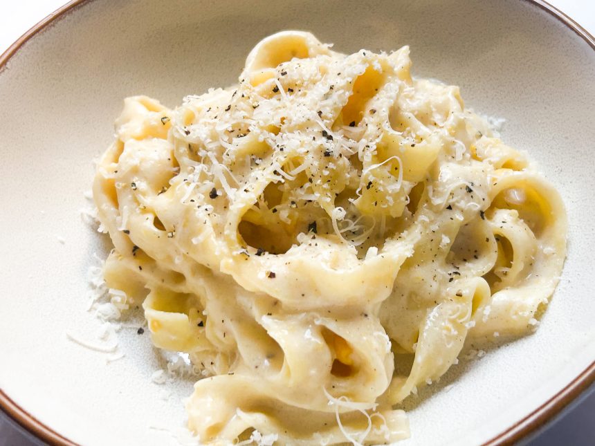 The Canned Vegetable That Transforms Creamy Pasta into a Comfort Meal