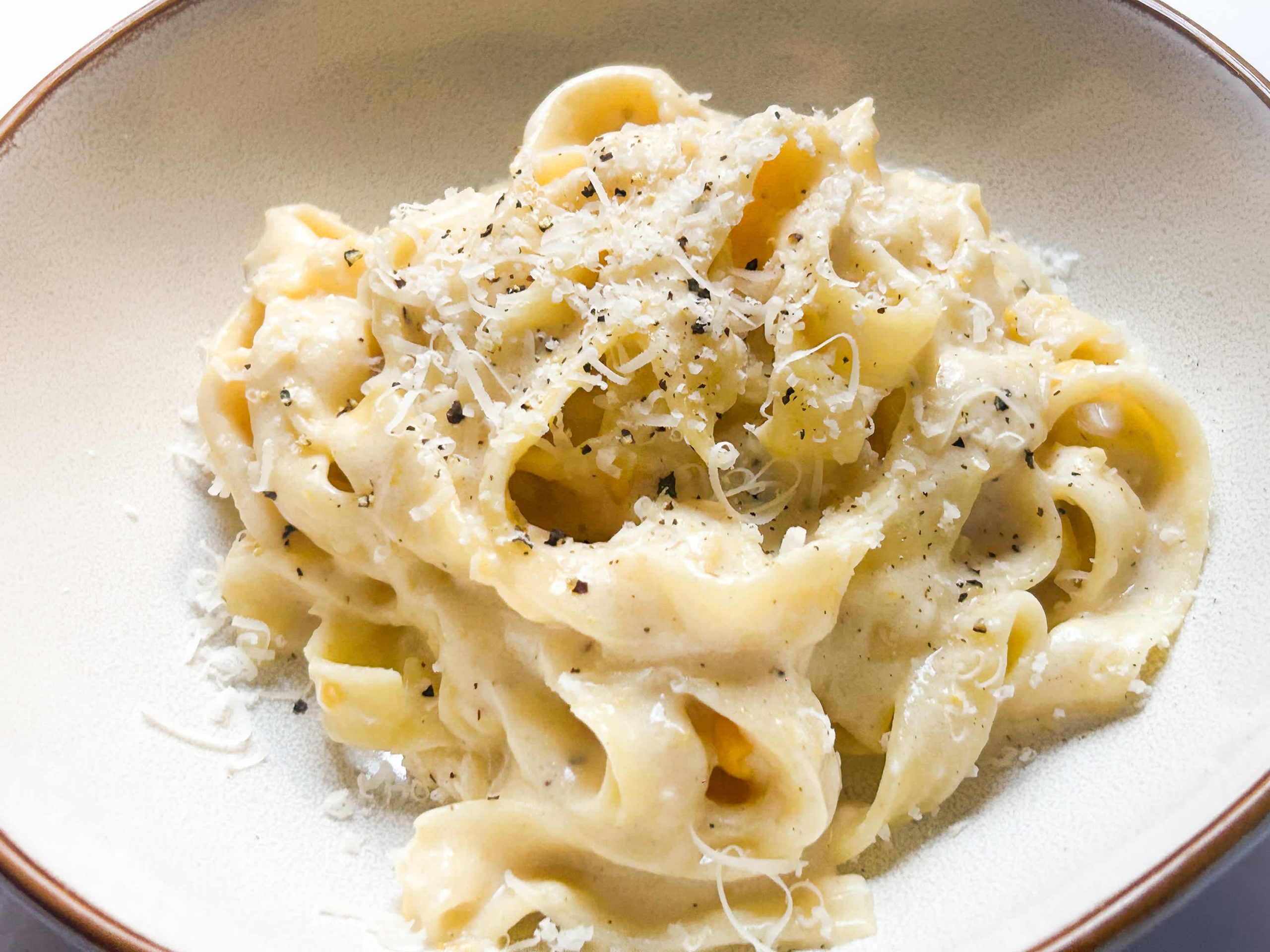 The Canned Vegetable That Transforms Creamy Pasta into a Comfort Meal