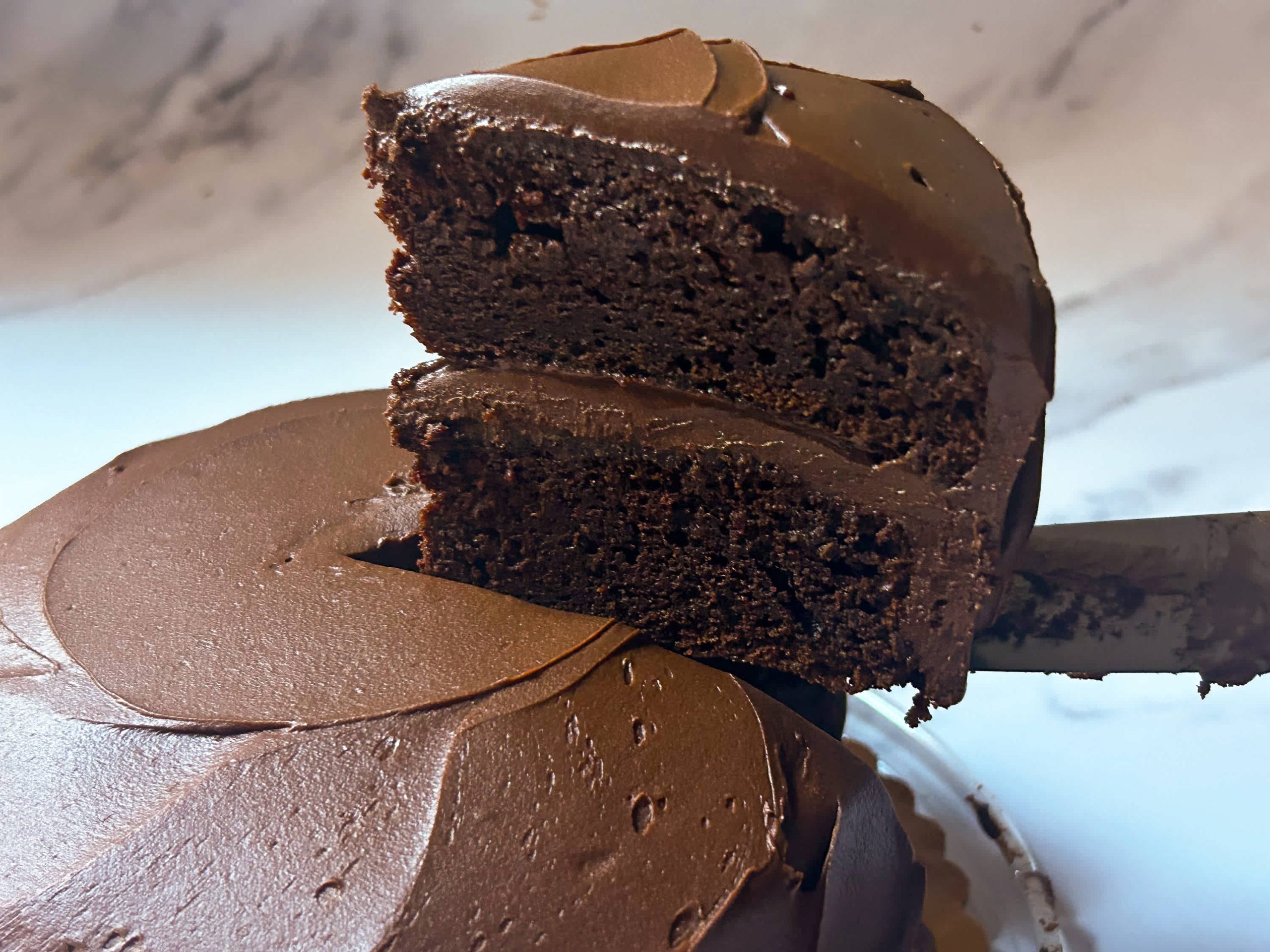 The Best $20 Grocery Store Chocolate Cake, According to Celebrities
