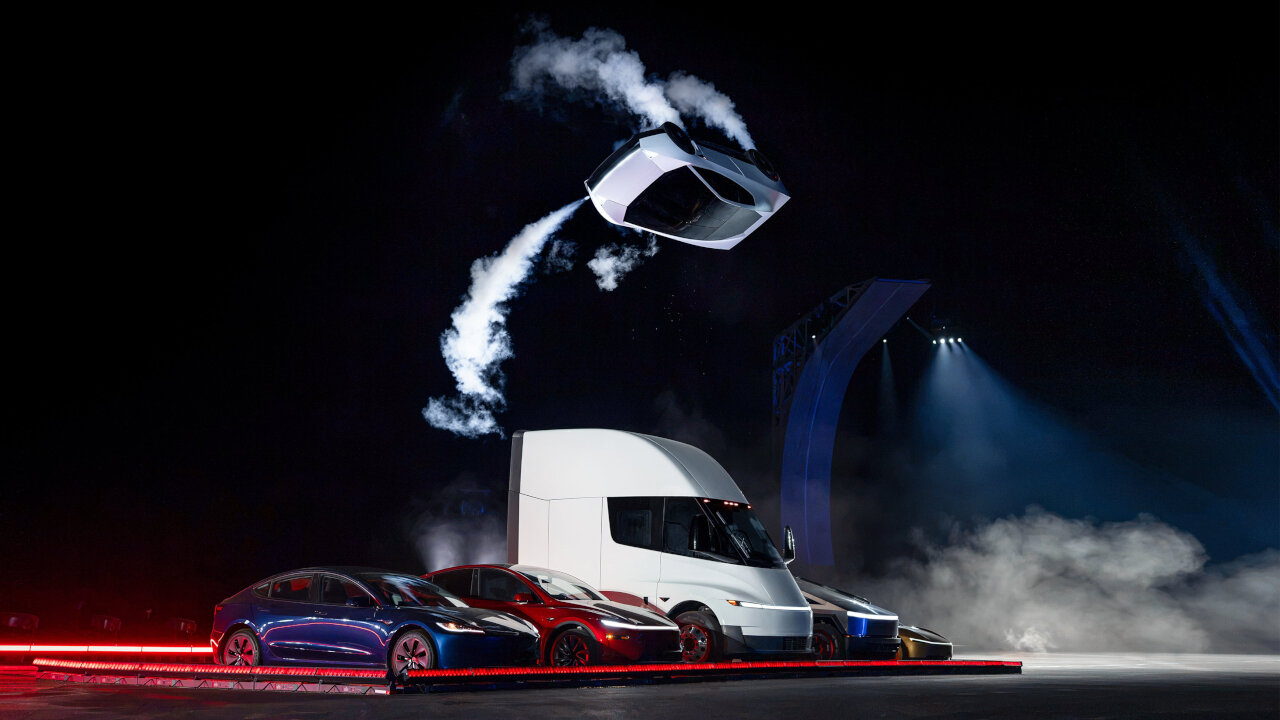 Tesla Roadster Rocket Is the Cool ‘Flying’ Car You Can’t Have