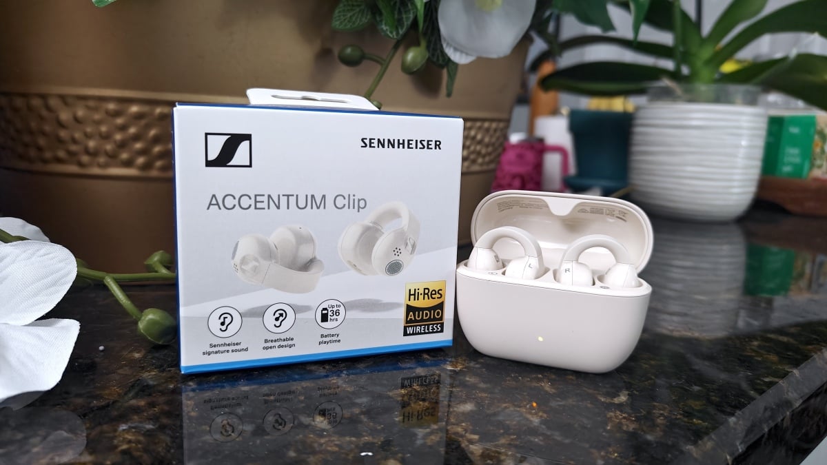 Sennheiser Accentum Clip open earbuds are elite. There’s just one major issue.