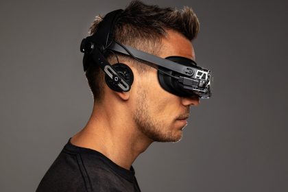 Bigscreen is building a 3DoF mode for Beyond 2, and HTC calls dropping base stations unlikely