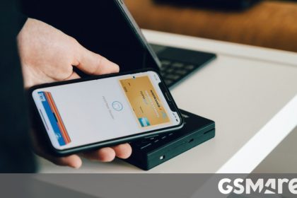 UK wants Apple to open up iPhone contactless tech and charge lower fees