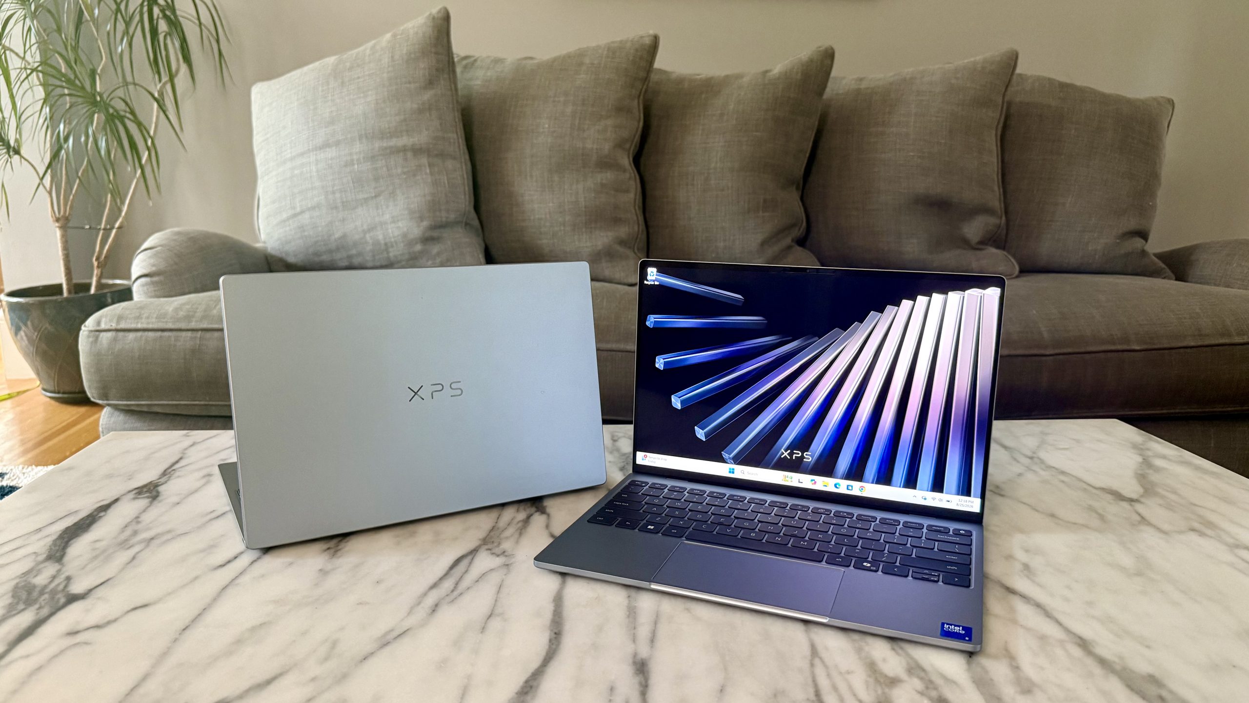 Dell XPS 13 Review: Lighter, Less Colorful MacBook Neo With Windows Also a Budget Laptop Winner