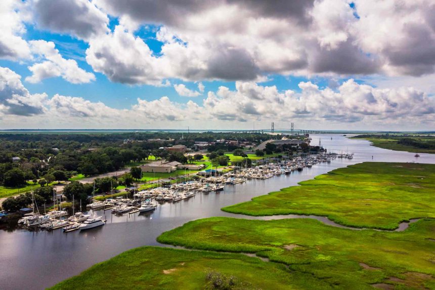 This Small Georgia Town Is the ‘Gateway to the Golden Isles’—With Historic Squares, Local Shrimp, and Southern Charm