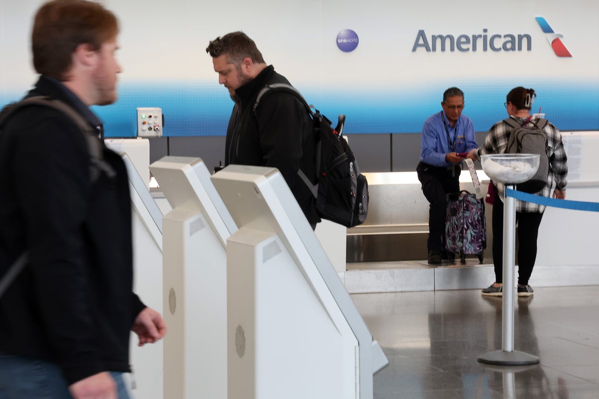 Why your plane ticket might not get cheaper even if fuel prices fall