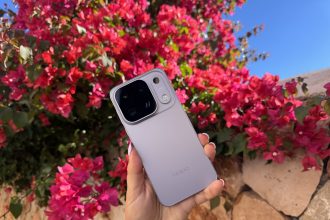 America, You Can’t Get This Powerhouse Phone. It’s a Shame