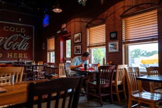 Table for 1? Nearly 40 percent of all restaurant visits are solo diners