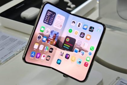 Apple quietly hopes to end the gizmo right-to-repair war. The iPhone Duo is the latest specimen.