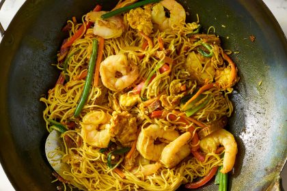 Singapore Noodles (Singapore Mei Fun)
