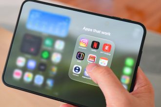 These 7 iPhone Duo-Ready Apps Make the Most of Apple’s New Foldable Phone